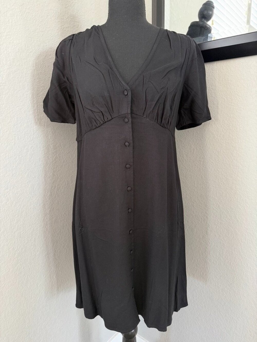 OLD NAVY Button Down Crepe Mini Dress Black Small NWT - Picture 2 of 10